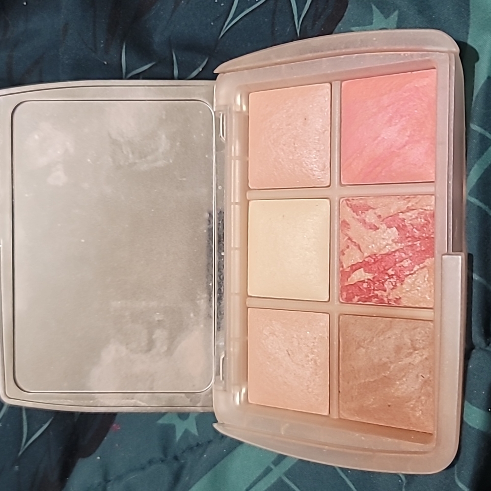 Hourglass ambient